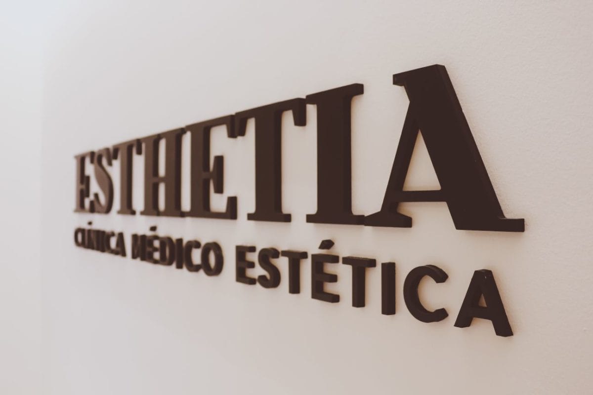 Esthetia Clínica Médico Estética