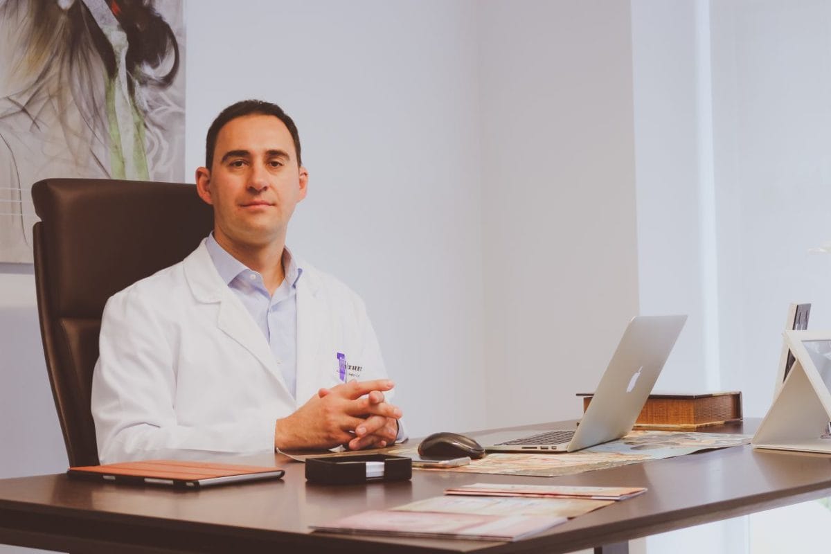 Esthetia Clínica Médico Estética