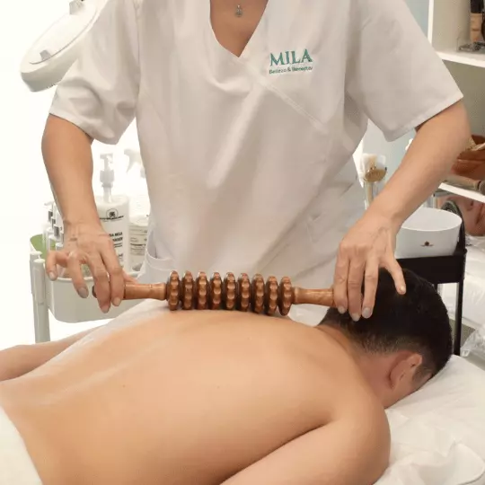 Esthetia Clínica Médico Estética